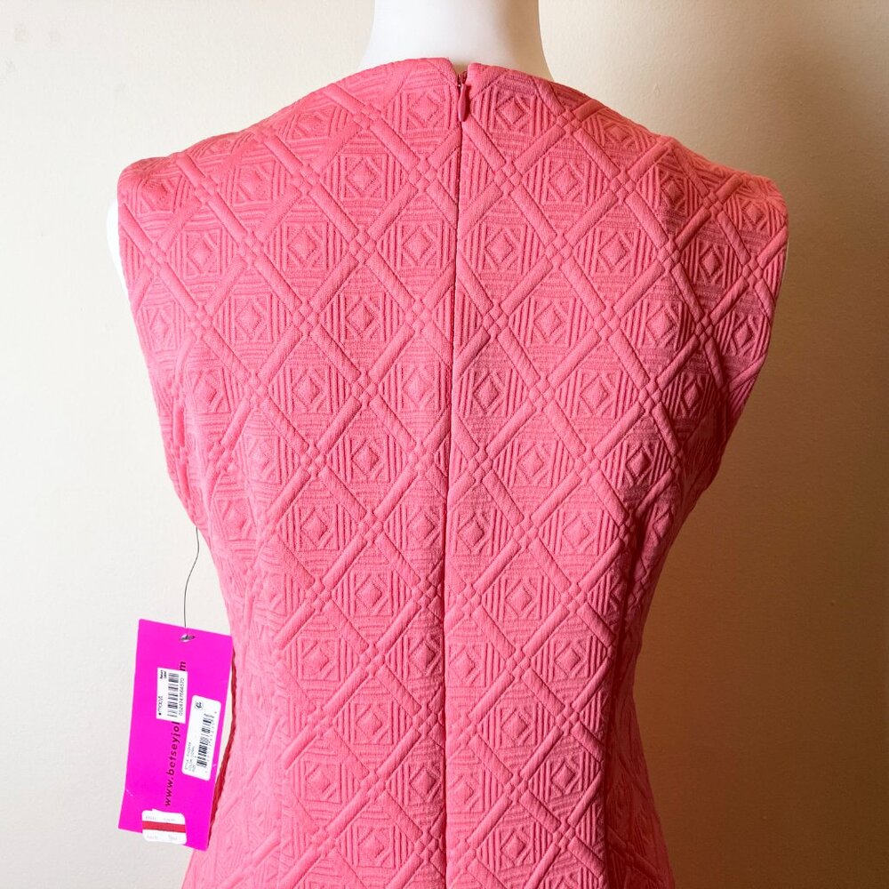 Betsey Johnson Coral Textured Sheath Dress | Size 4 | NWT - Picture 4 of 11